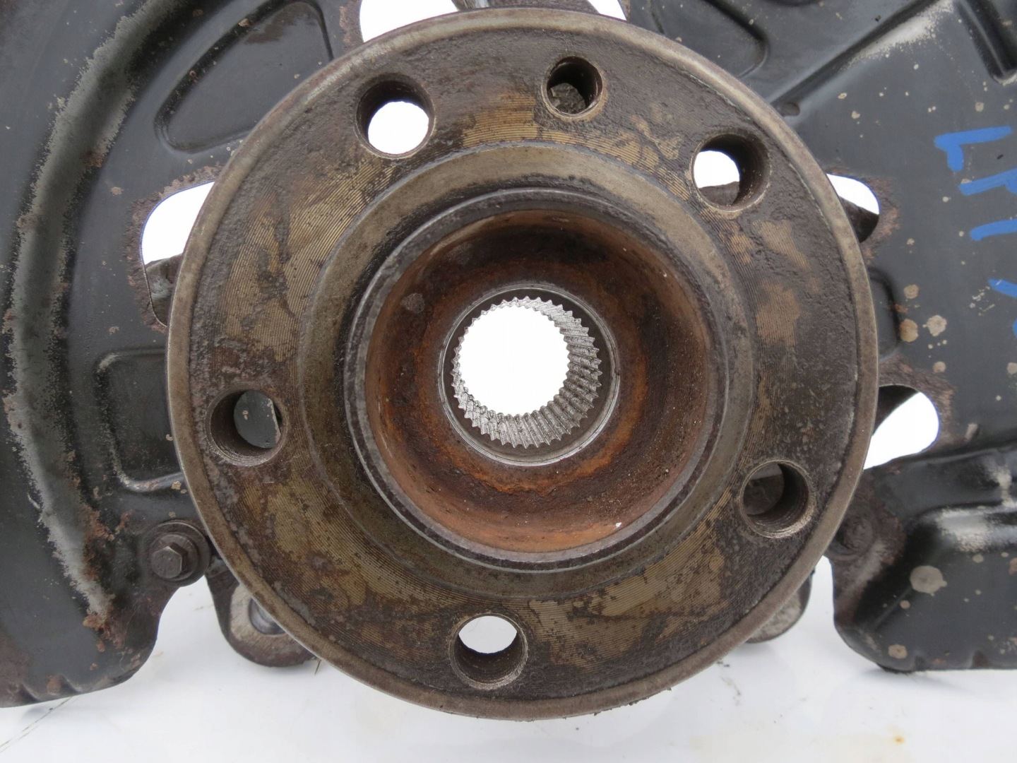 čepu otoč levý předek V60 a S60 II 6G9120447 (2013-2018)R.