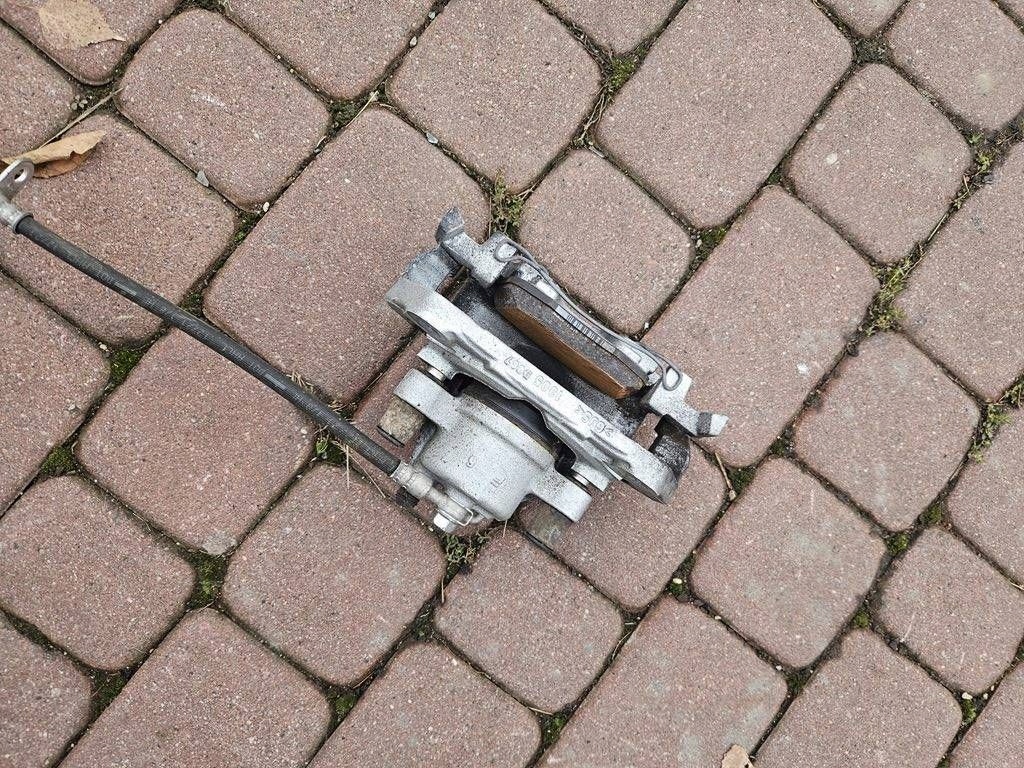 caliper front front right brake jazmo Toyota Aygo X 2022r