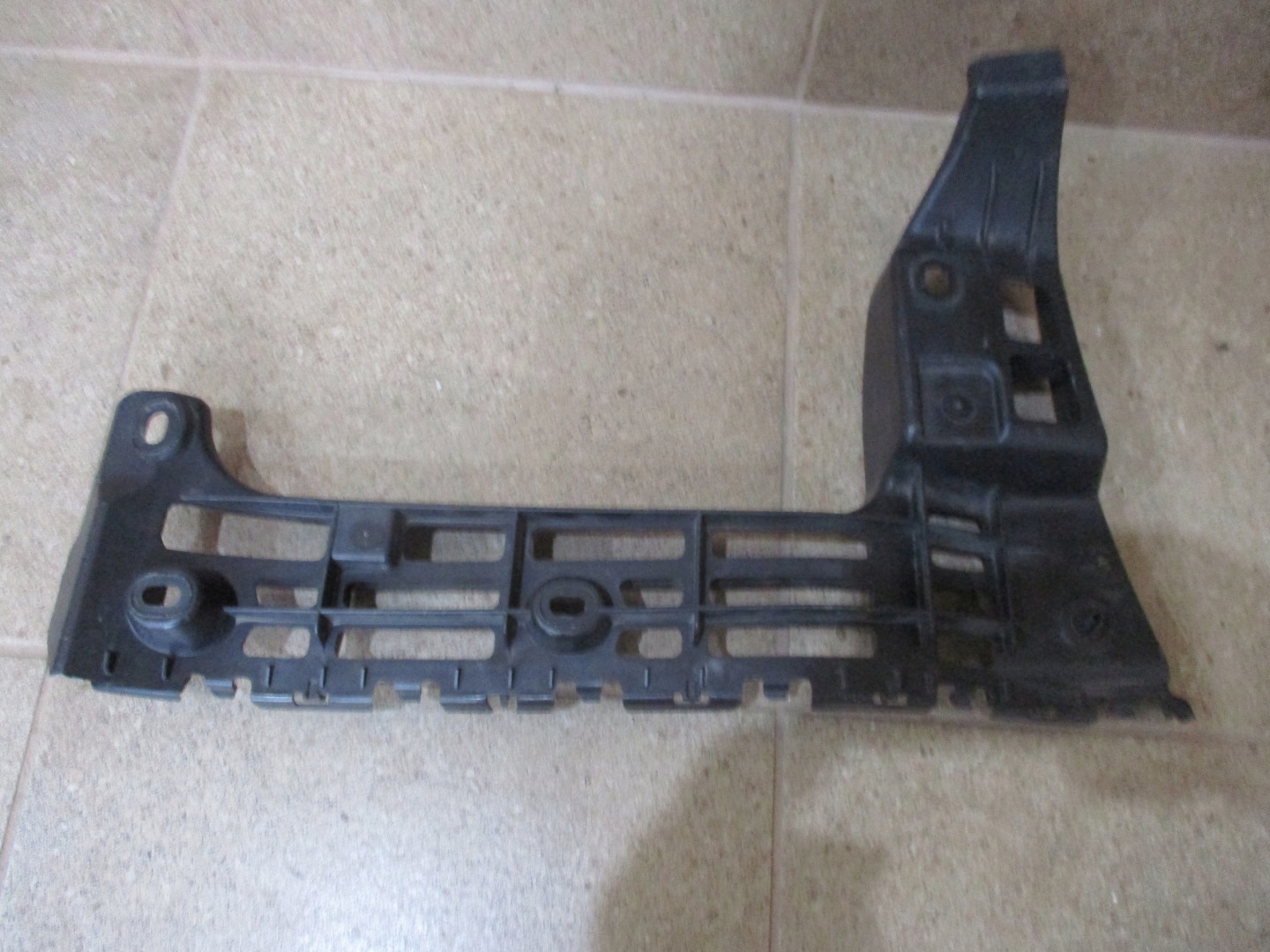 bumper bracket rear right VW CADY 2K5