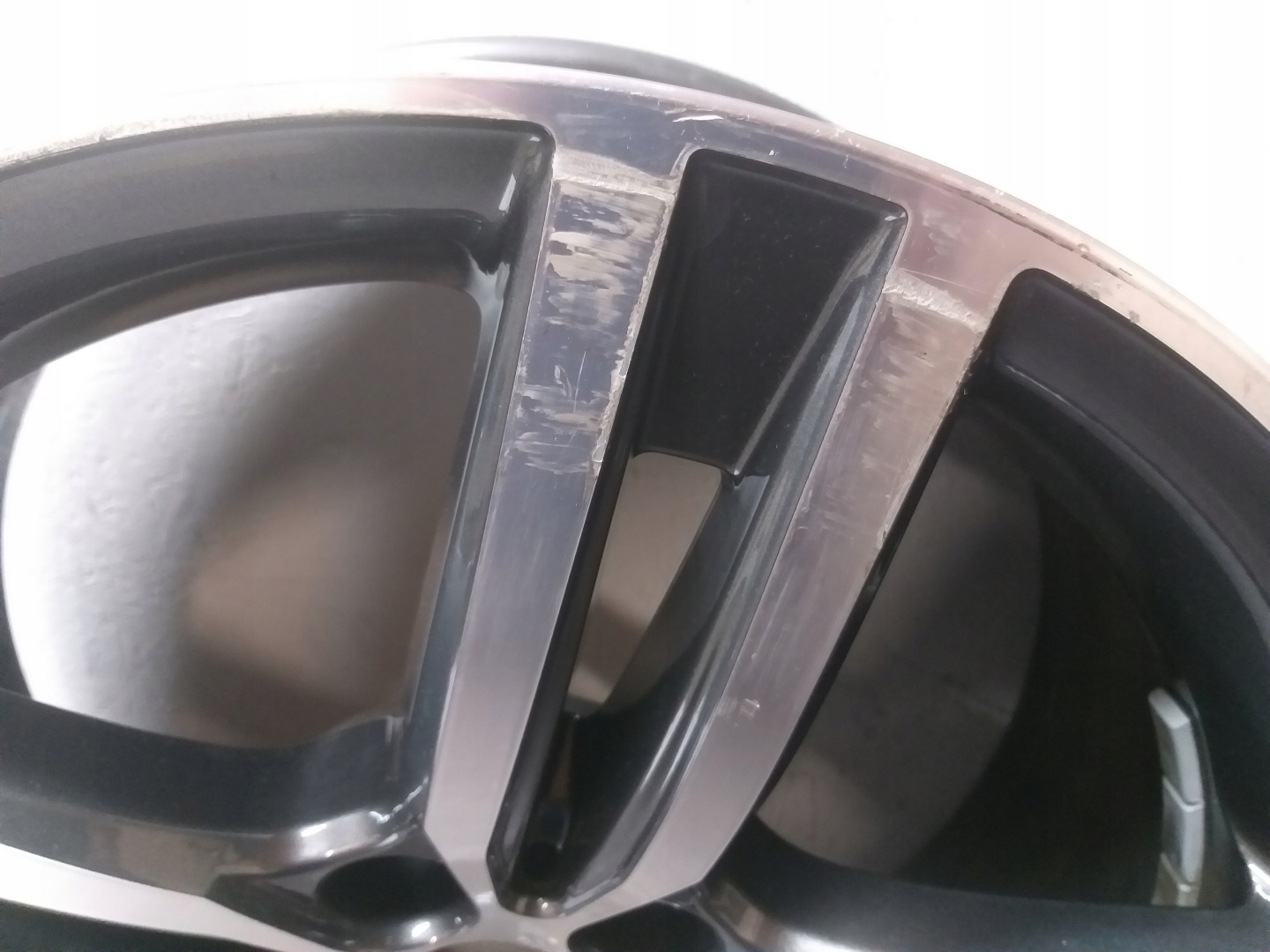 disk hliníkový BMW 8J 18" ET30 5X112 6894842