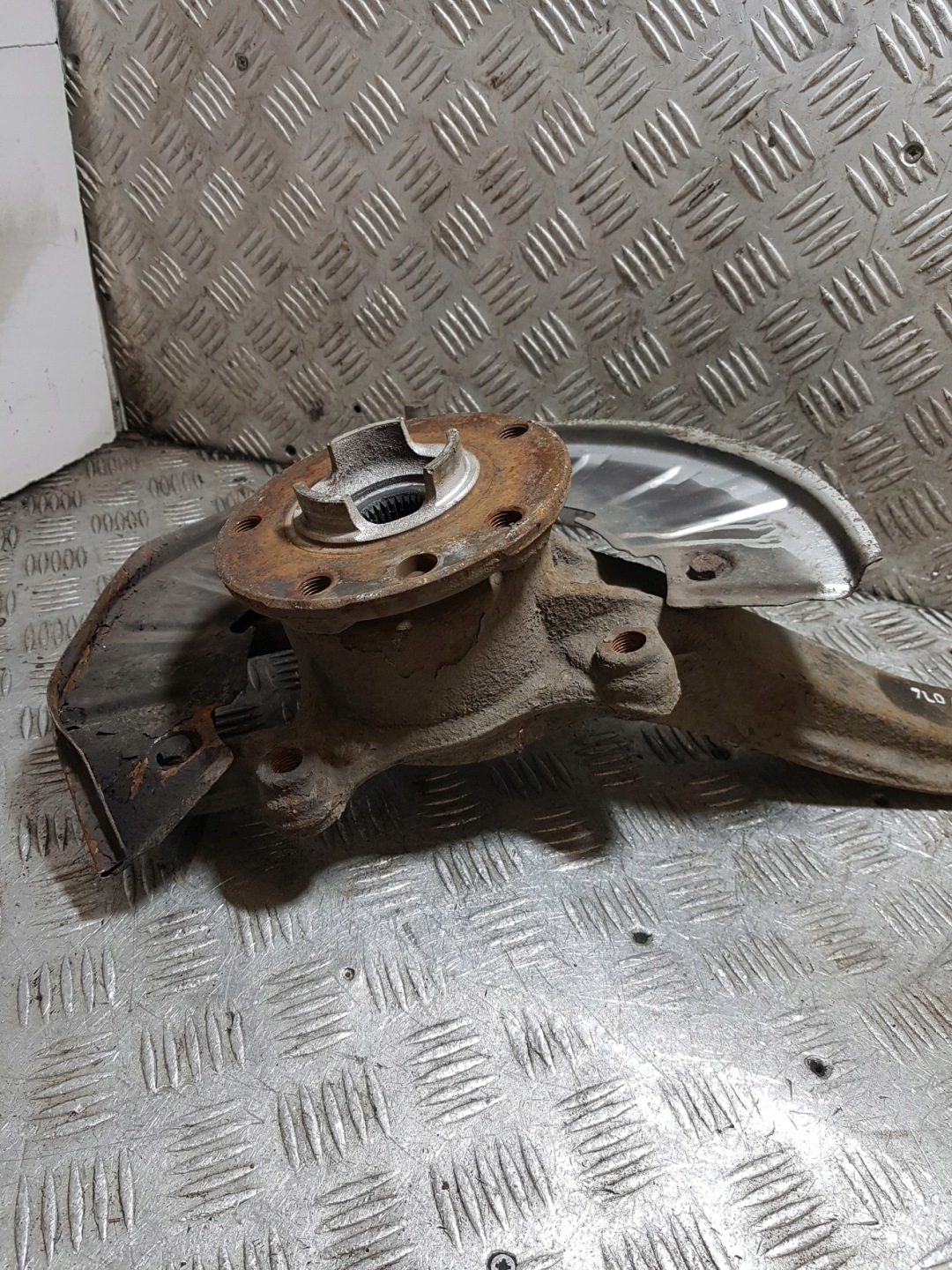 otoč čepu pravý předek AUDI Q7 7L0407258A