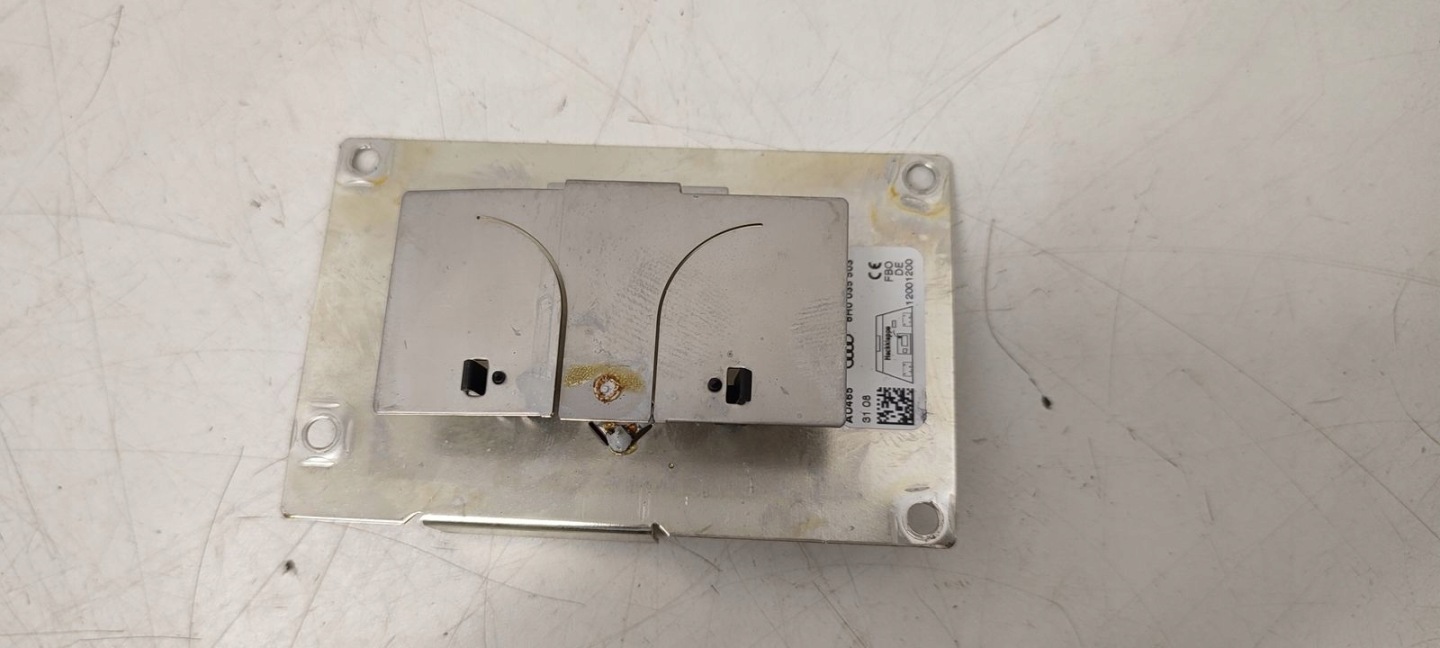 antenna amplifier Audi A4 B7 Cabrio 2,0 TDI