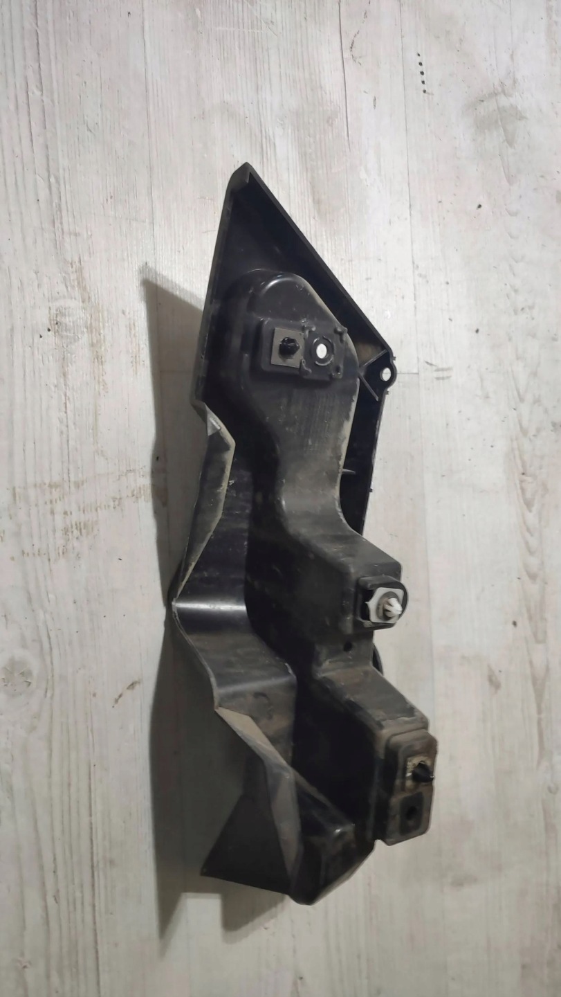 Ford Mondeo MK5 16r 2.0TDCi rear part side right bumper bracket