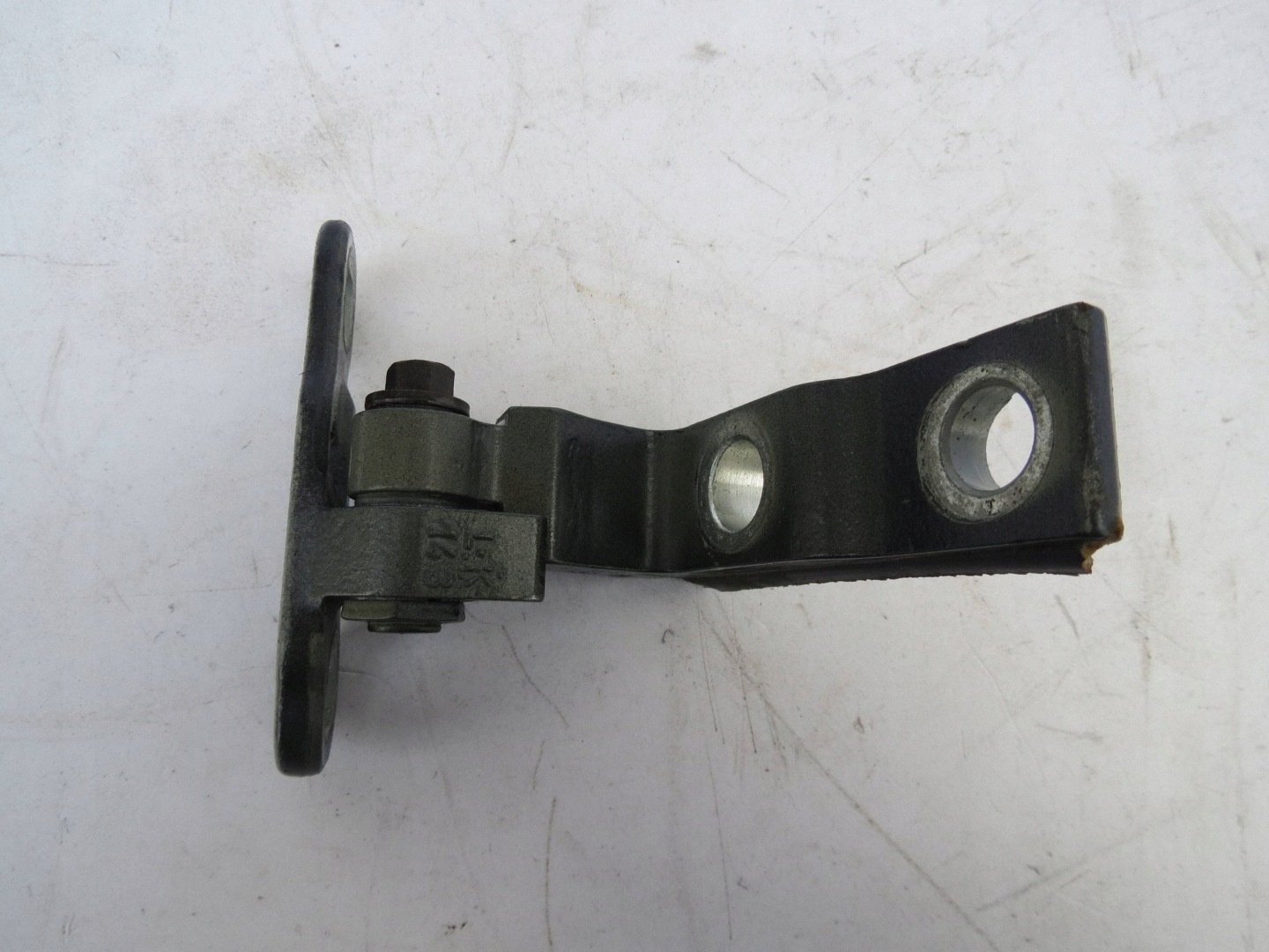 hinge door left front GORA / DOL VOLVO V90 31371552 A046572