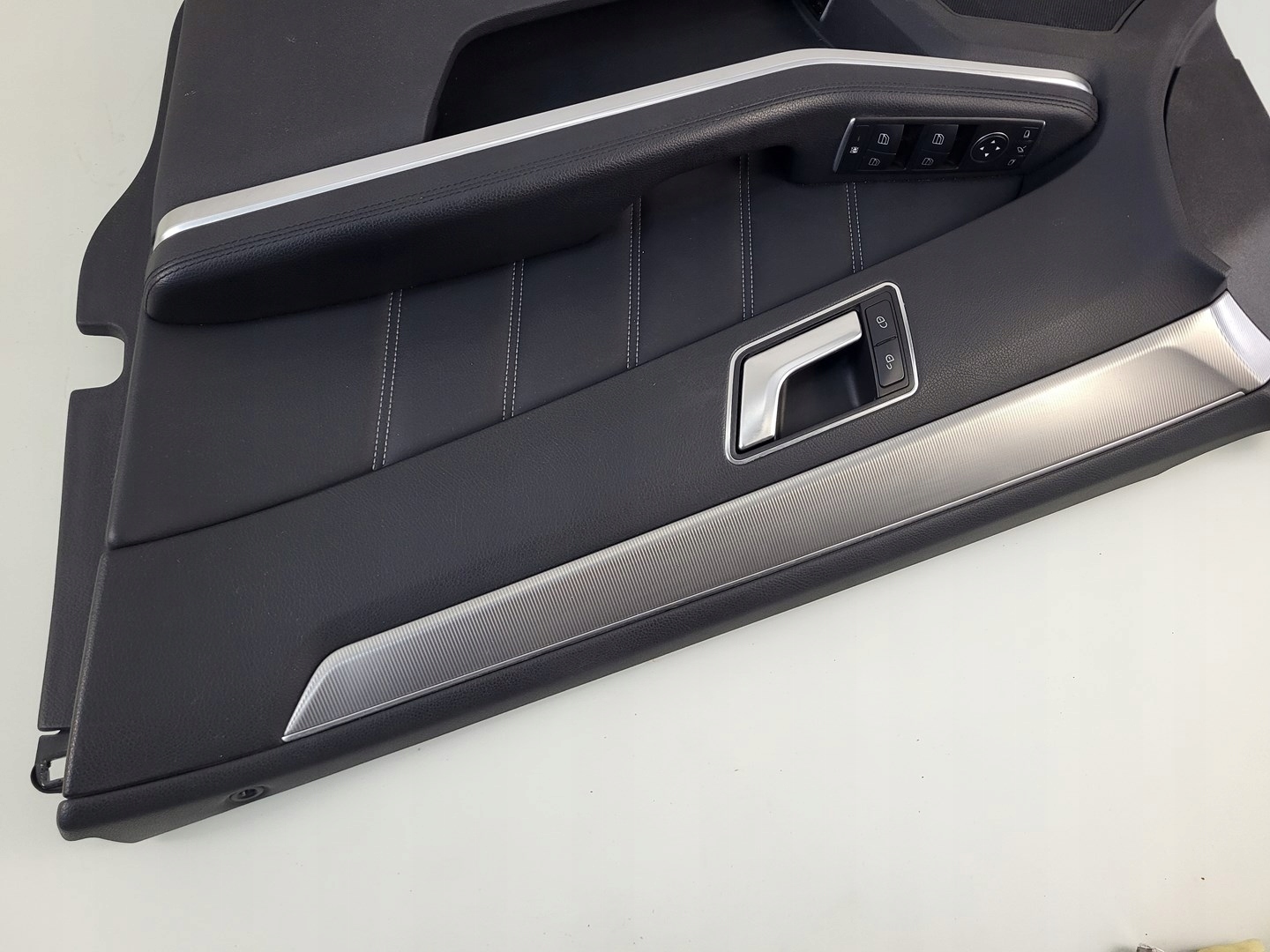 MERCEDES E W212 LIFT side door right front AMBIENT AMBILIGHT UK