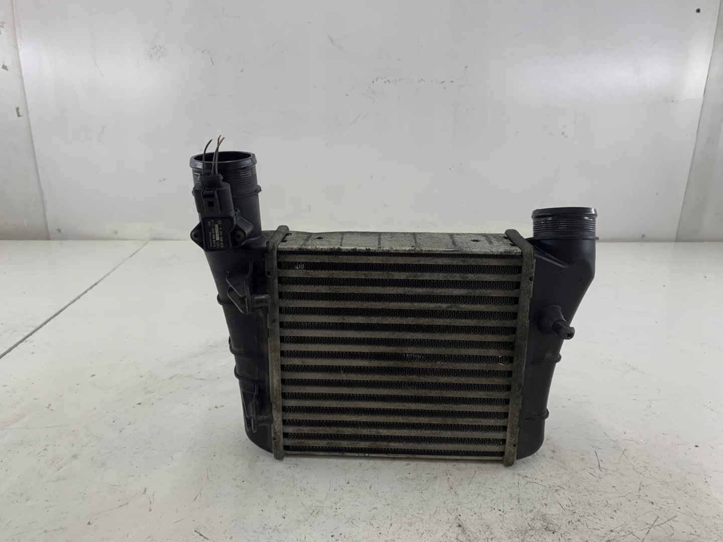 AUDI A4 B7 2.0 T interkuler 038906051D