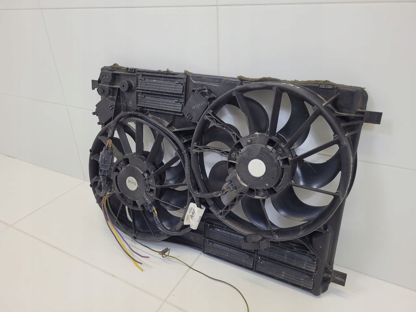 ventilátor chladiče Ford Kuga 2 2016 EJ73-8C607-AG