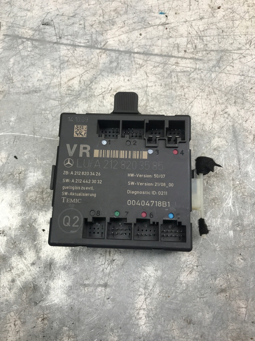 module door MERCEDES right front W204 A2128203585
