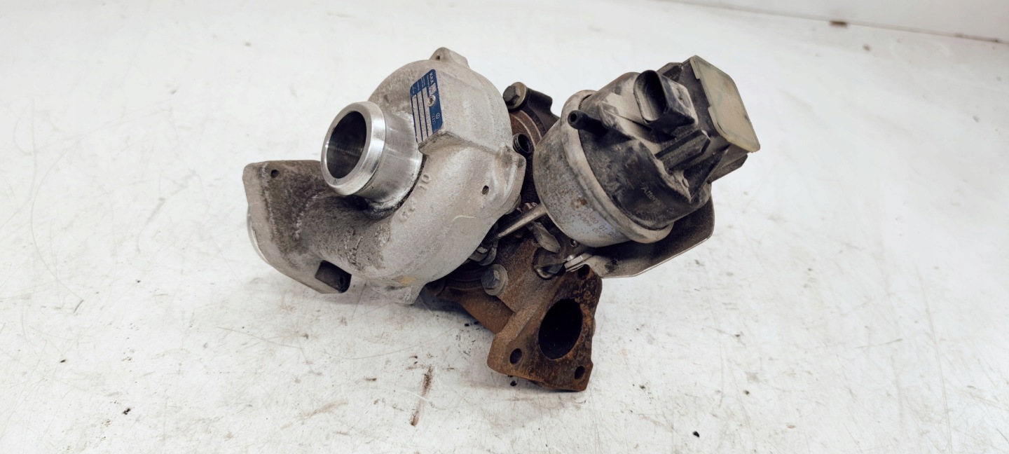 turbo AUDI A4 A6 A5 03L145702D 2.0 TDI