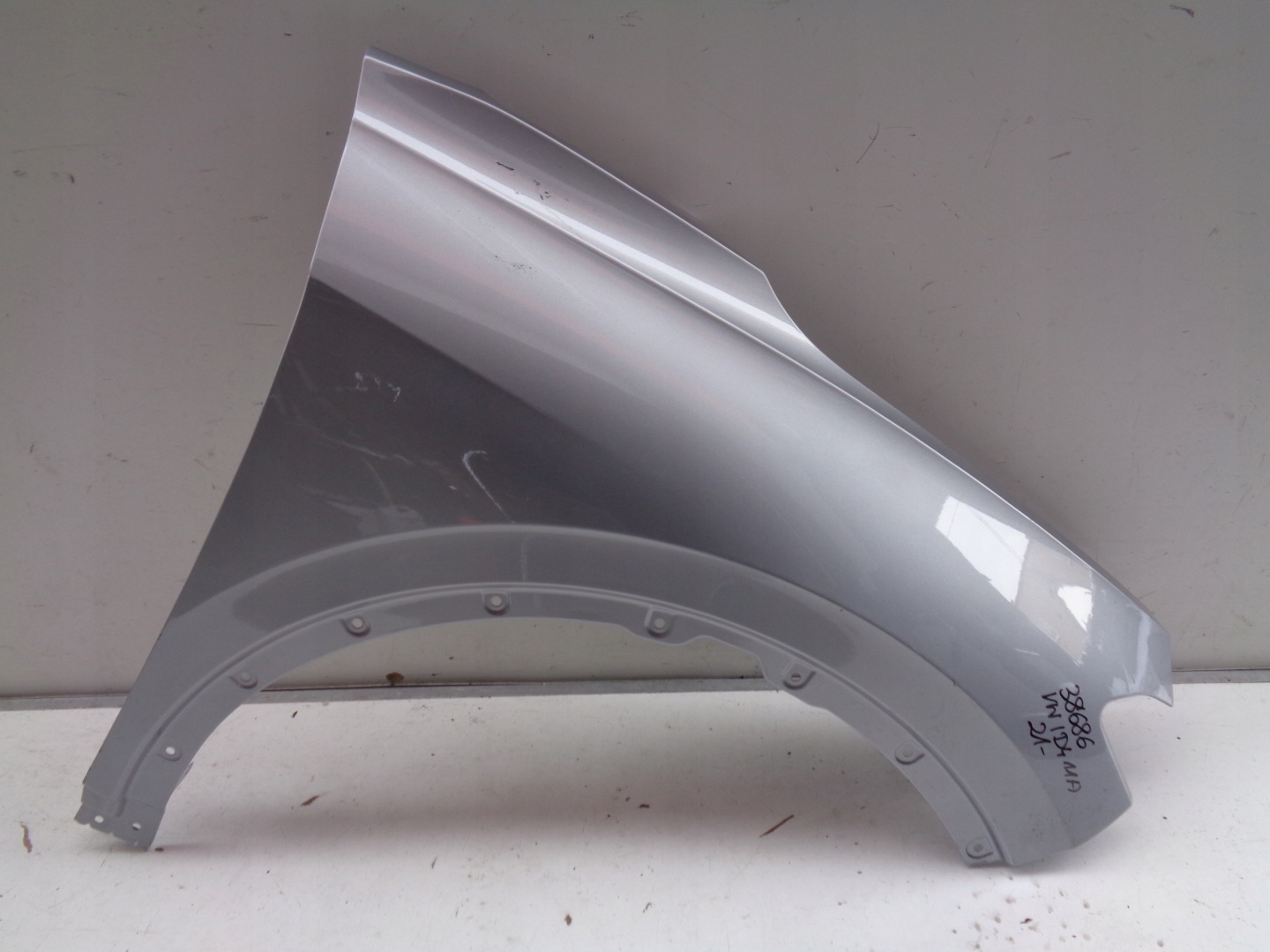 fender right front VW ID4 11A 21- NR 38686