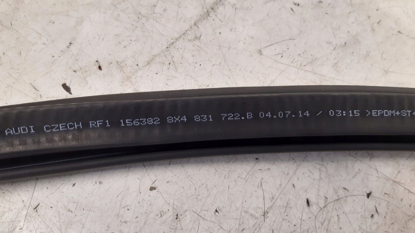 gasket door front front right Audi A1 8X 1,2 TSI