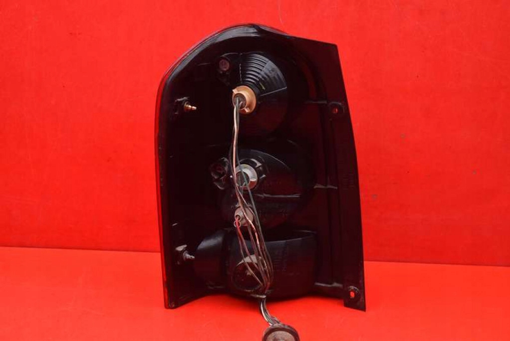 light right rear part rear MAZDA MPV 2 II LW LIFT 03-06