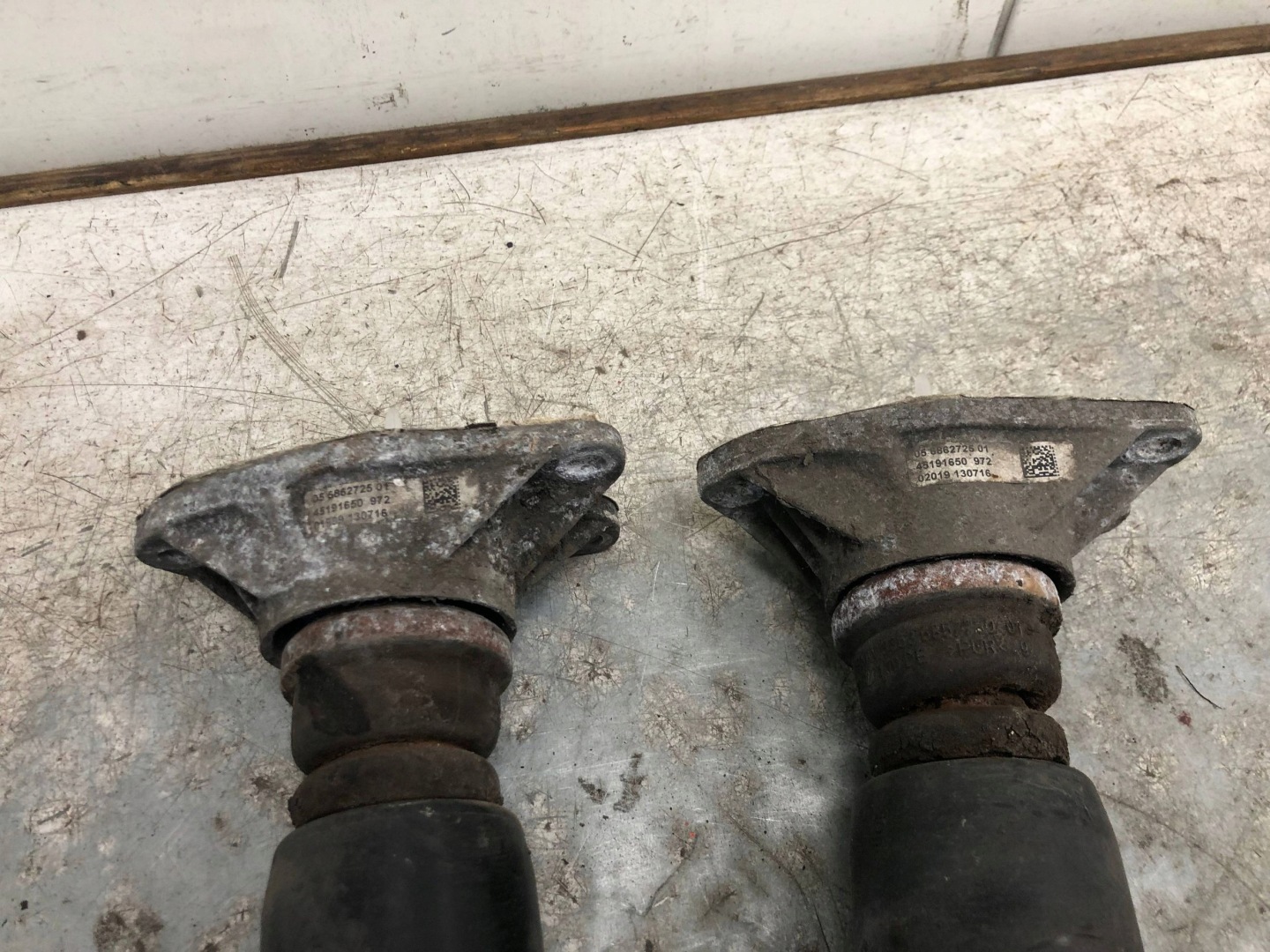 stoßdämpfer heck KOMPLET BMW F31 6873802
