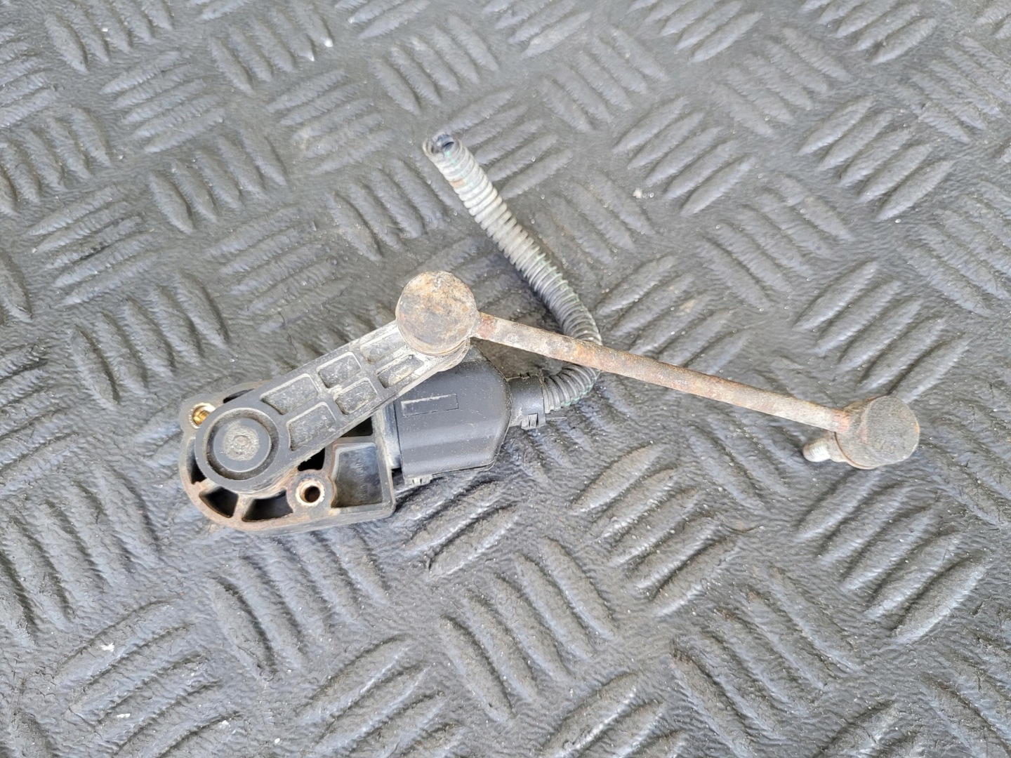 sensor POZIOMOWANIA front rear part MASERATI QUATTROPORTE V 4.2