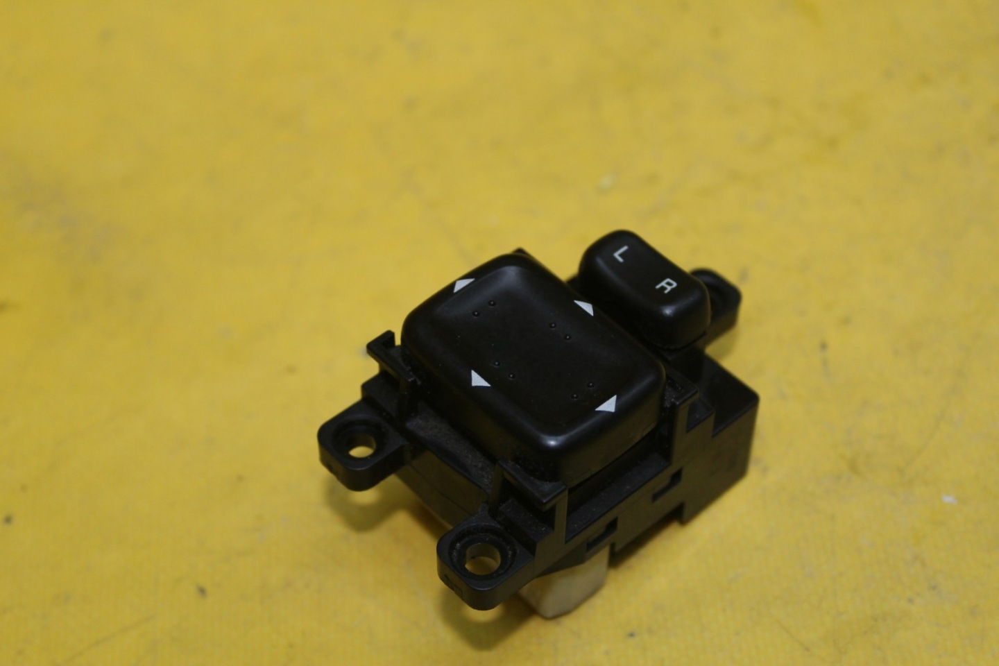 mirror control switch button MAZDA 6 183608