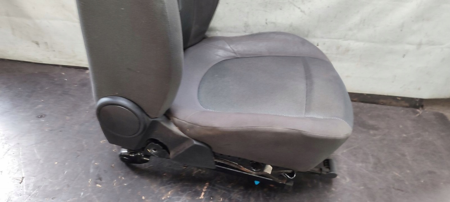 seat front left driver´s Fiat Bravo II 1,4 T-JET