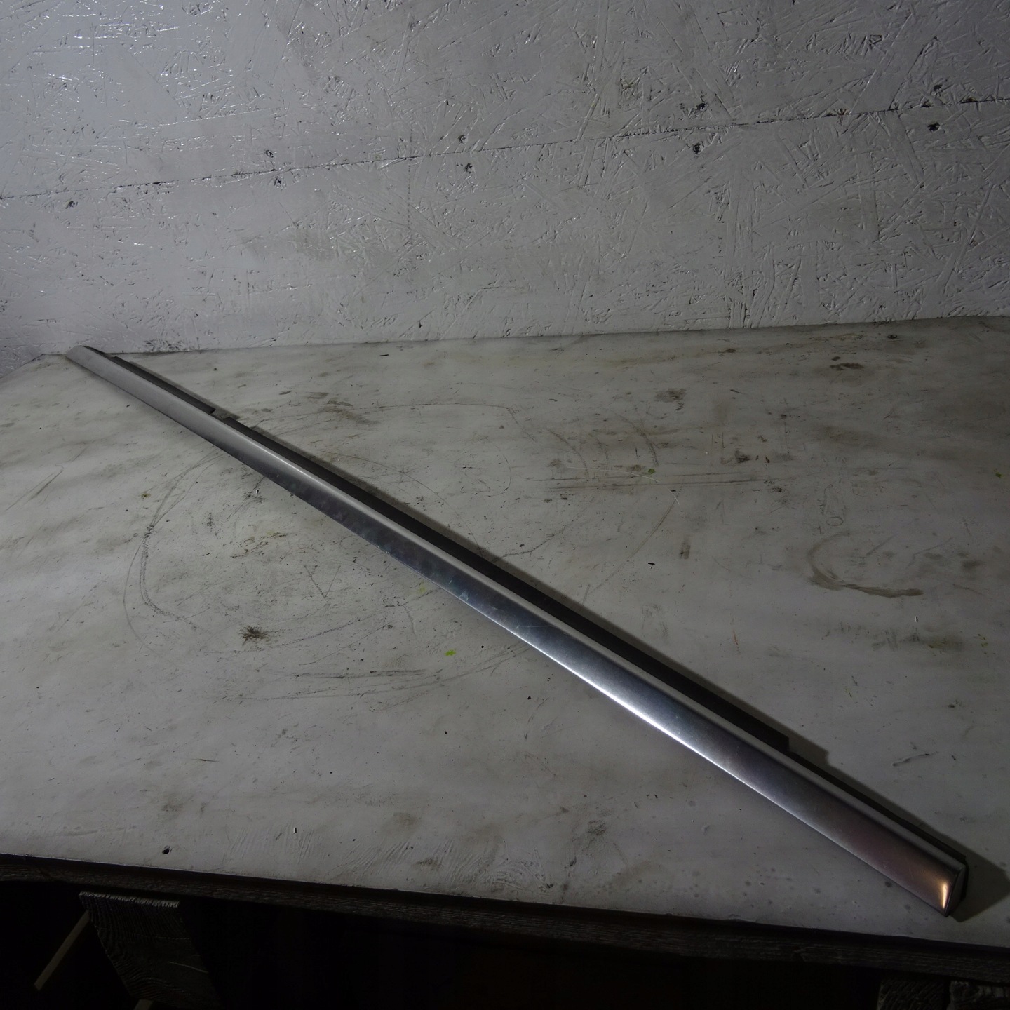 MERCEDES E S212 moulding CHROM door rear part right