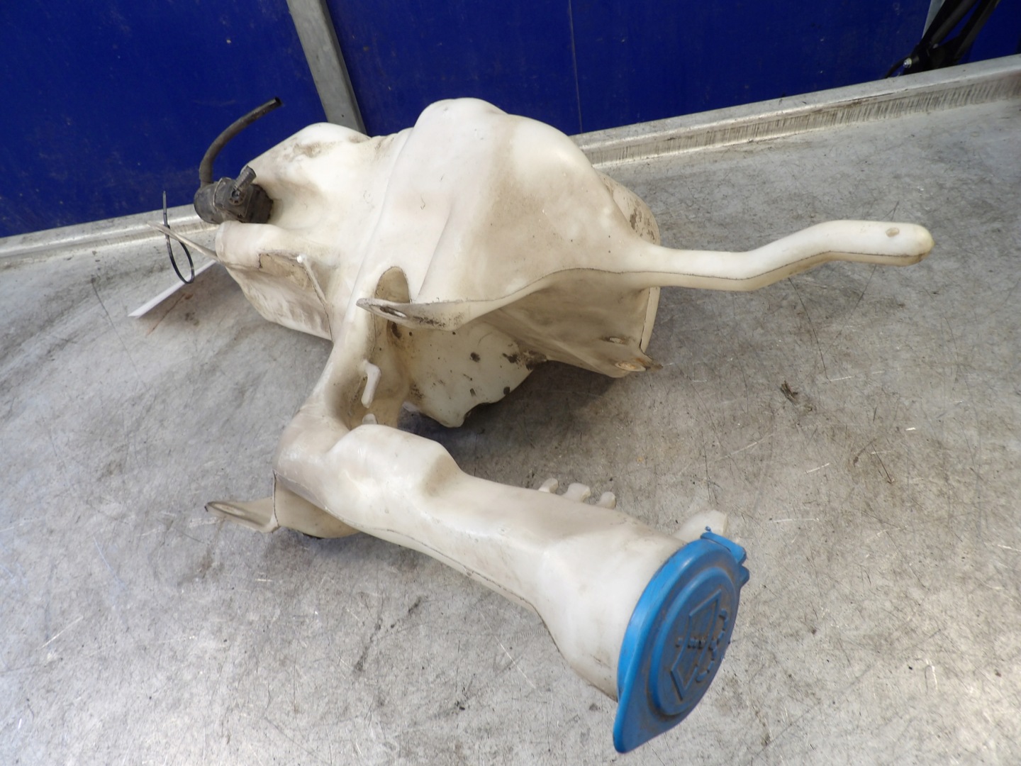 Volvo S40 Behälter Spritzdüse 30855249 30855250