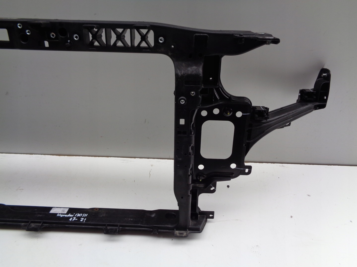 bar, wall front HYUNDAI I30 III 17