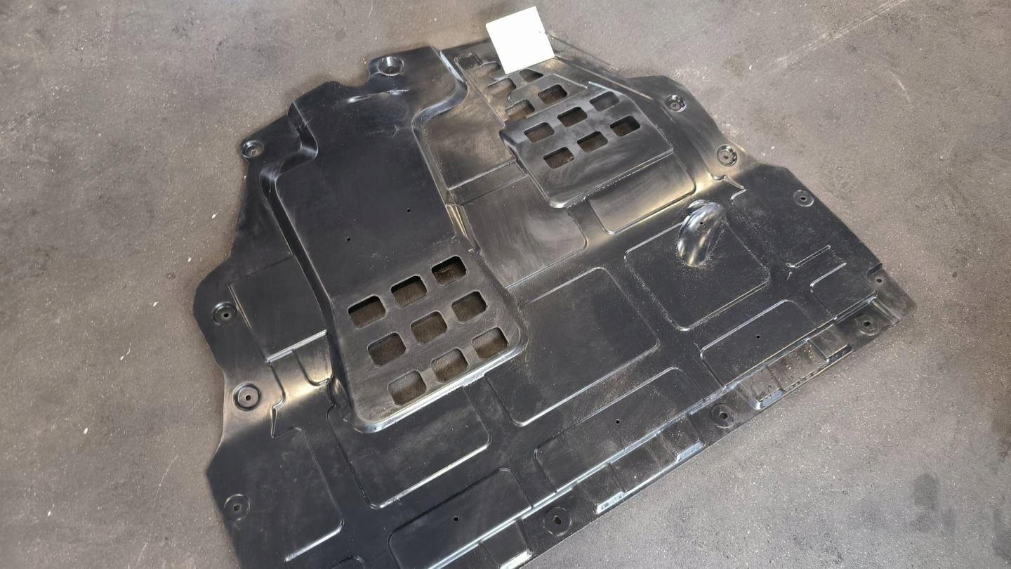 cover below engine 11715889 MG HS II