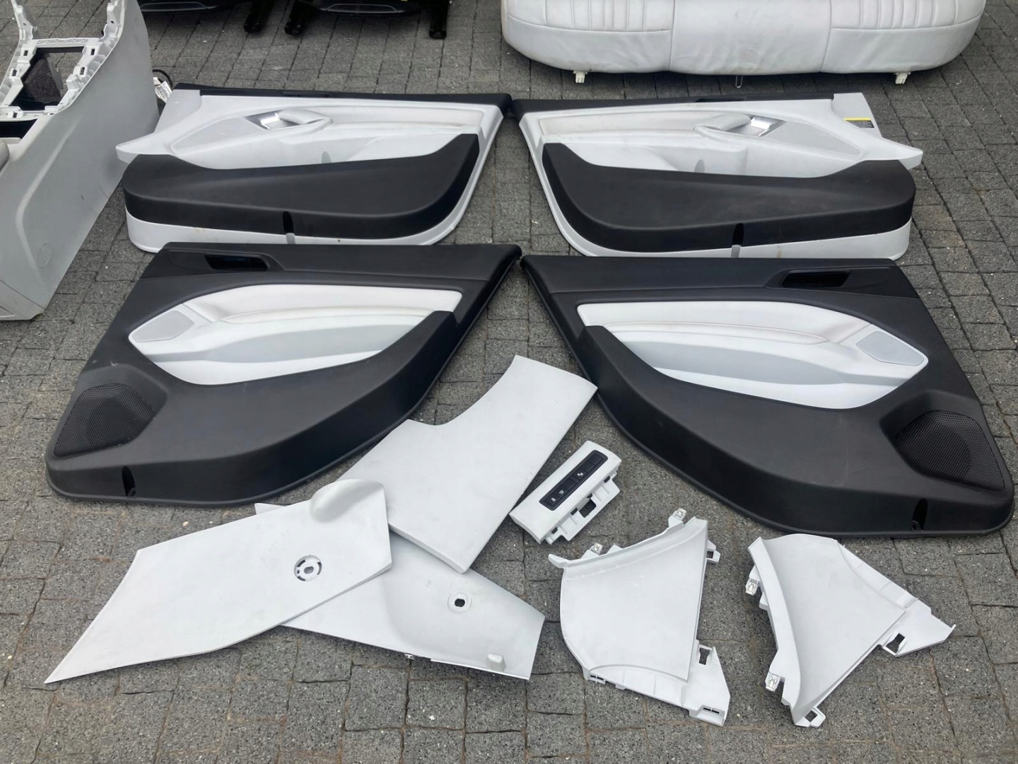 seats side PEUGEOT 308 T9 HB JASNA leather