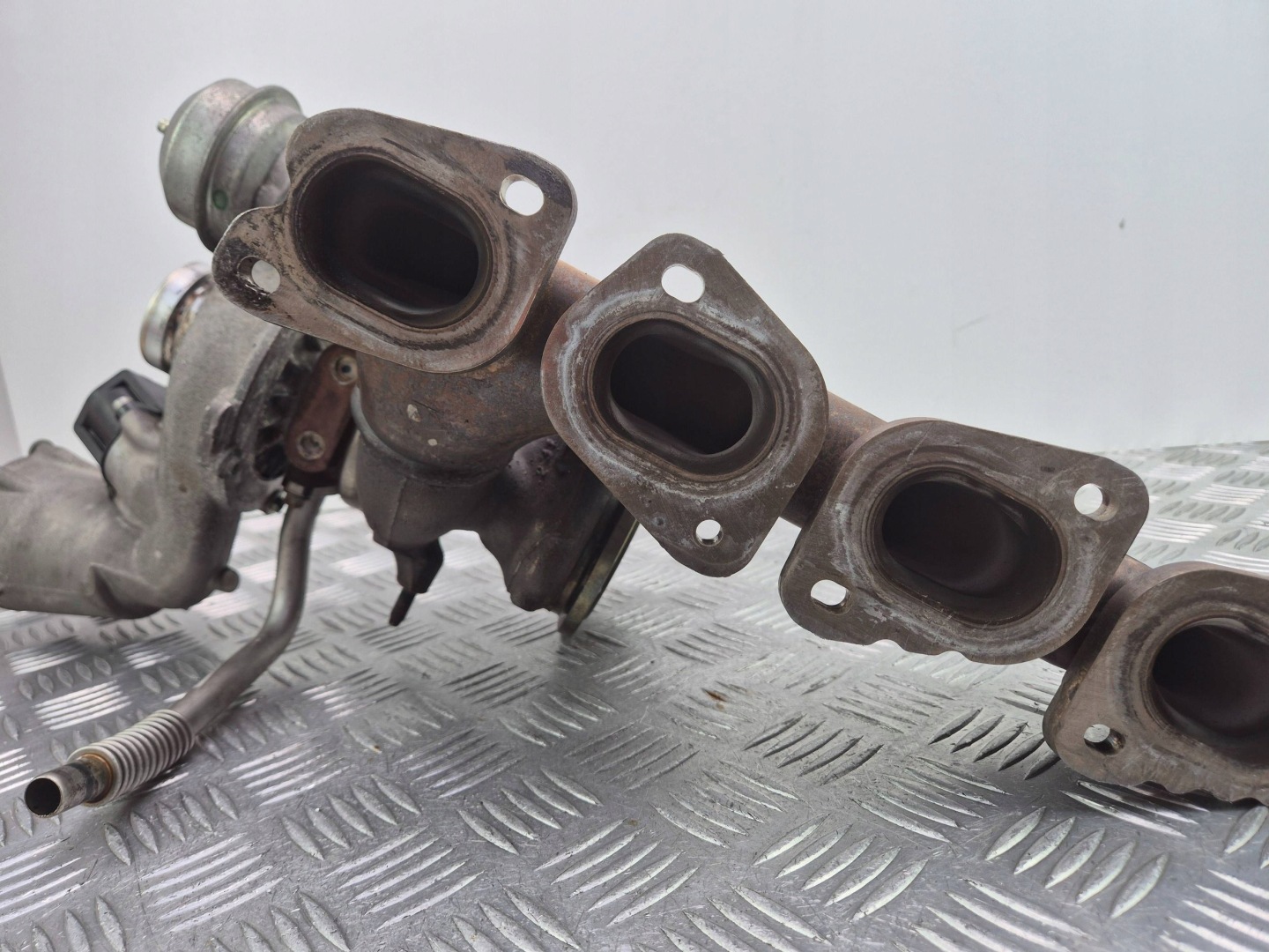 Mercedes E200 CGI W212 compressor A2740904080 274.920