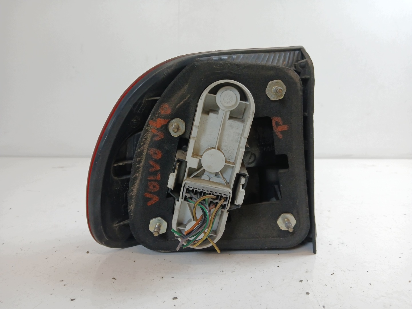 VOLVO V40 and light right rear part