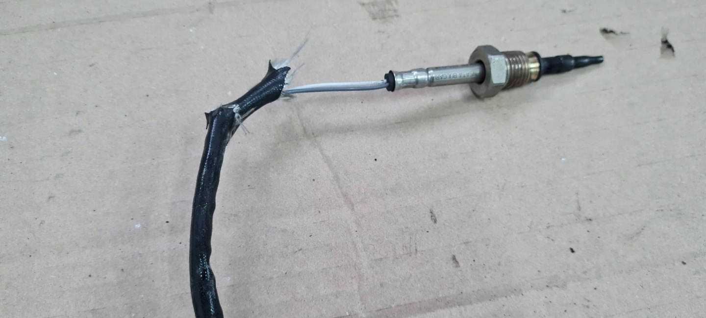 A4 B9 8W Sensor TEMPERATURY Gase 8W0906088B 2.0 TDI A5 8W