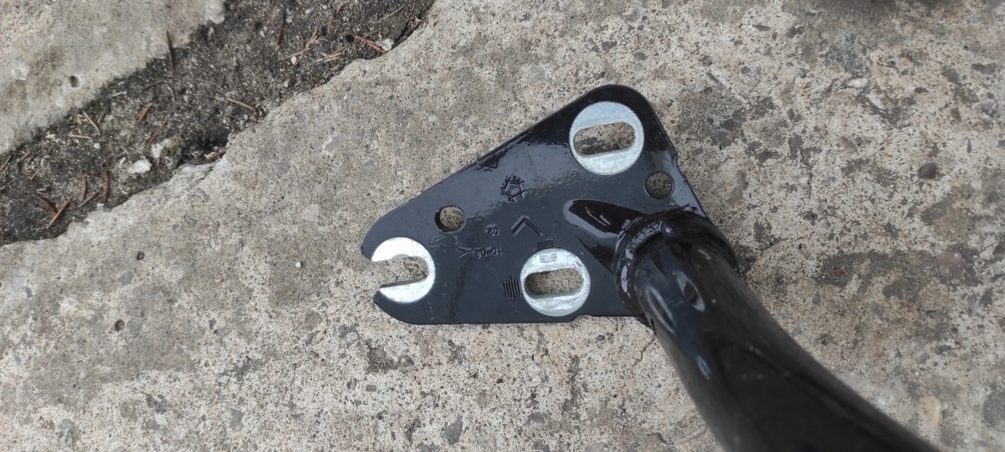 hinge hinges bonnet rear part Audi A5 sedan L+P CENA ZA KOMPLET