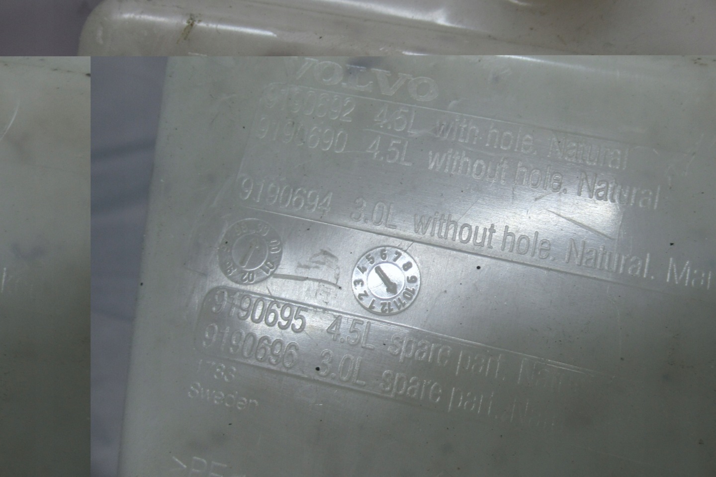 VOLVO C70 washer fluid tank 9190692