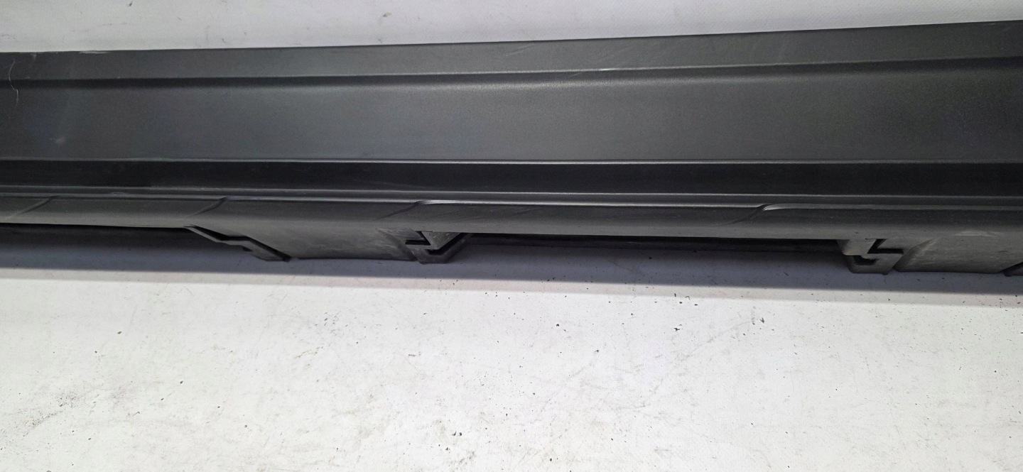 moulding threshold right side Lexus LBX 7585052110