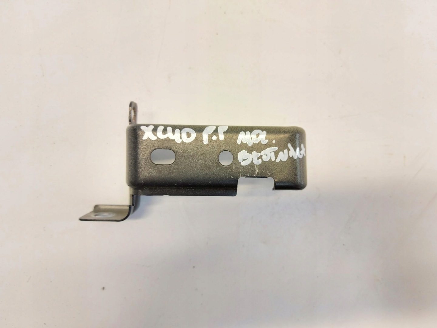 Volvo XC40 D3 Console Support plaque Aile Avant Droite 31469375