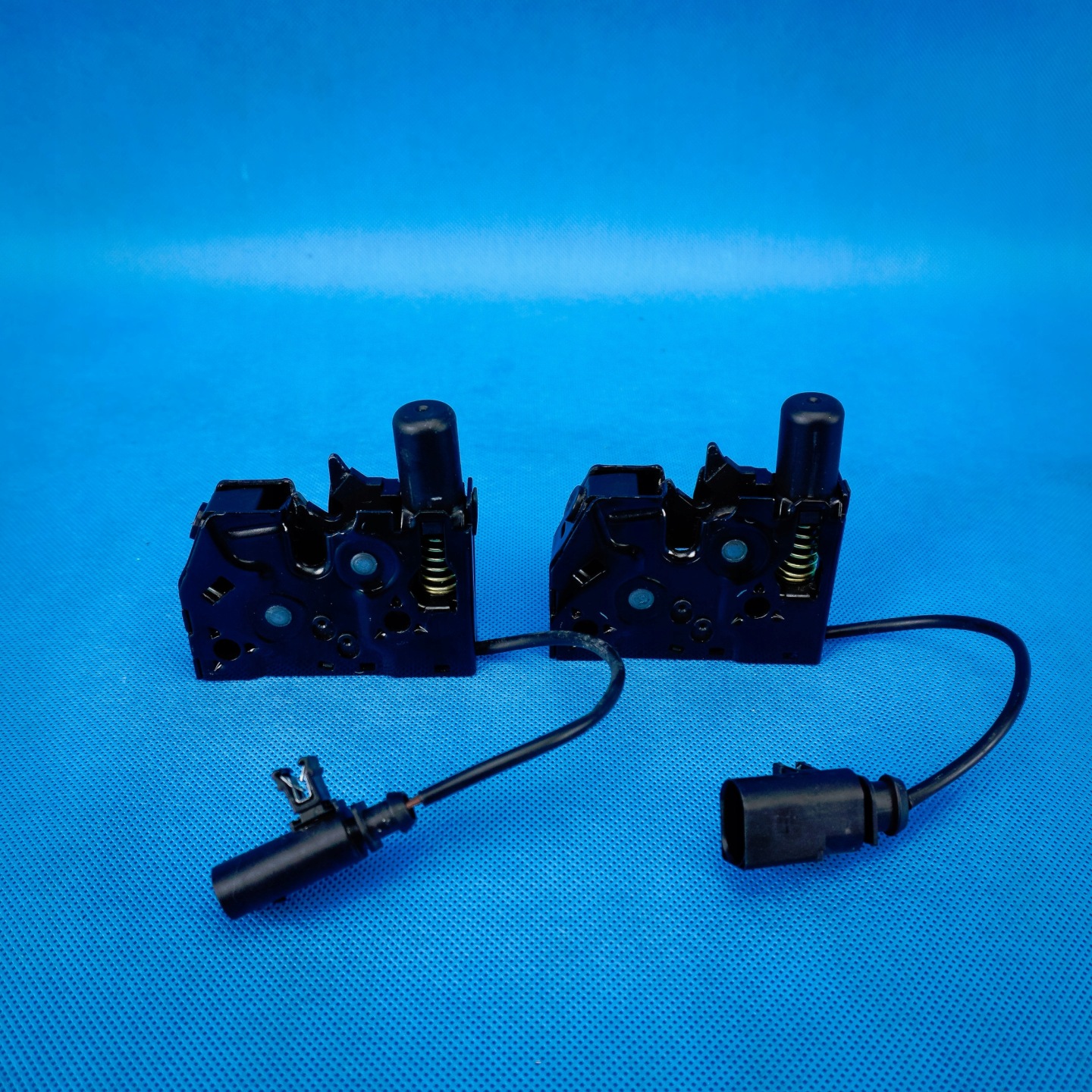 bonnet latch lock left right Audi A8 S8 4H 4H0823509C