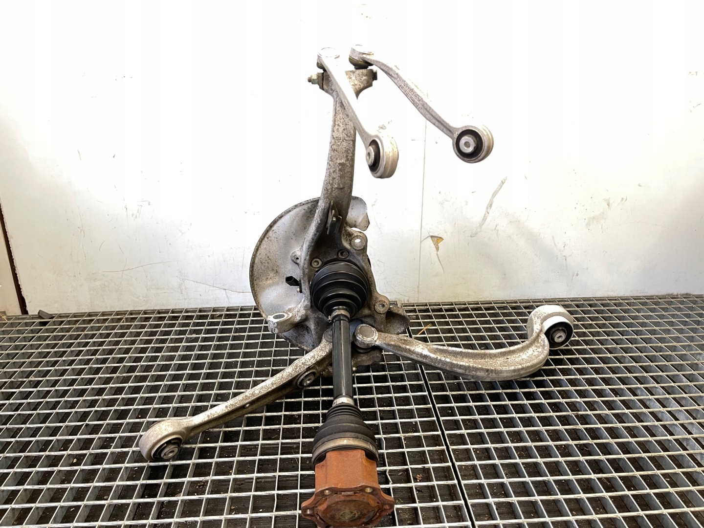 Audi A6 C7 4G otoč pravá předek ramene poloos 4G0407242