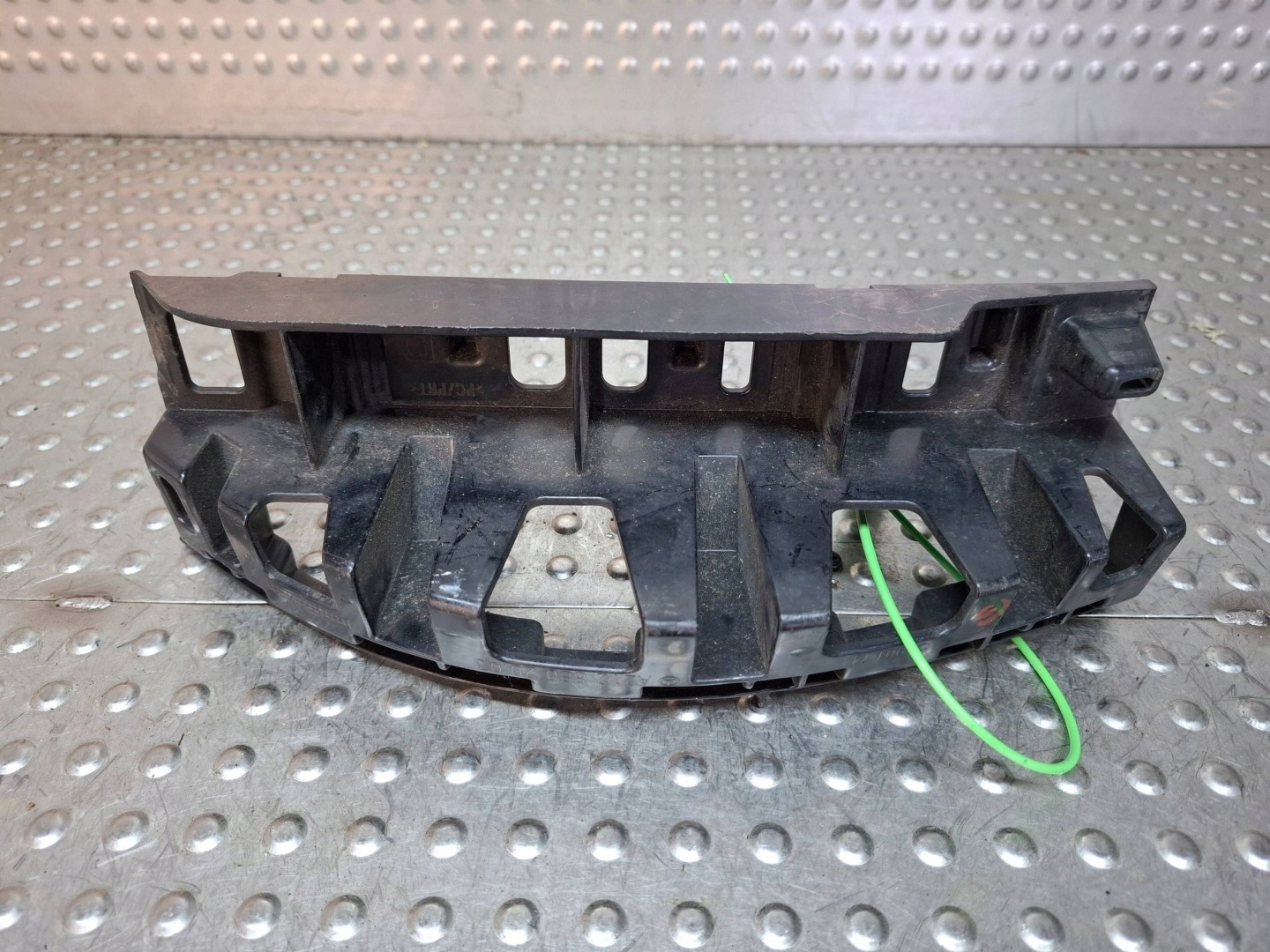 bumper bracket right rear part A2128802003 MERCEDES E-KLASA W212