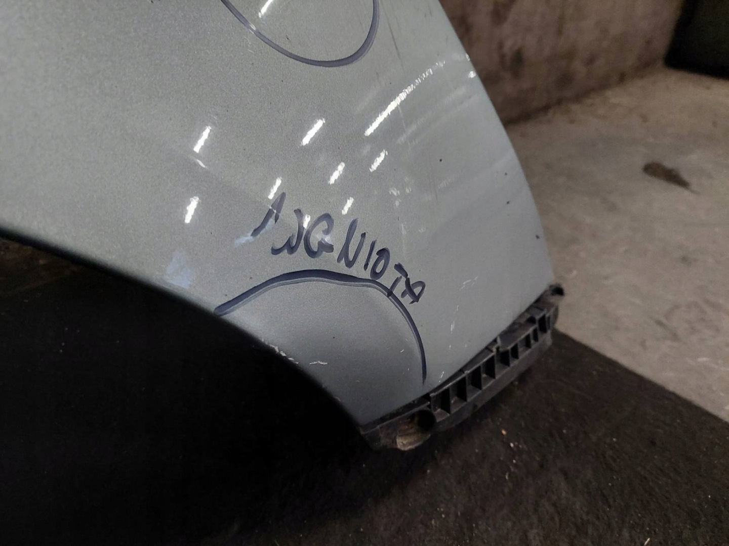 fender right front TOYOTA YARIS II LIFT 1F8