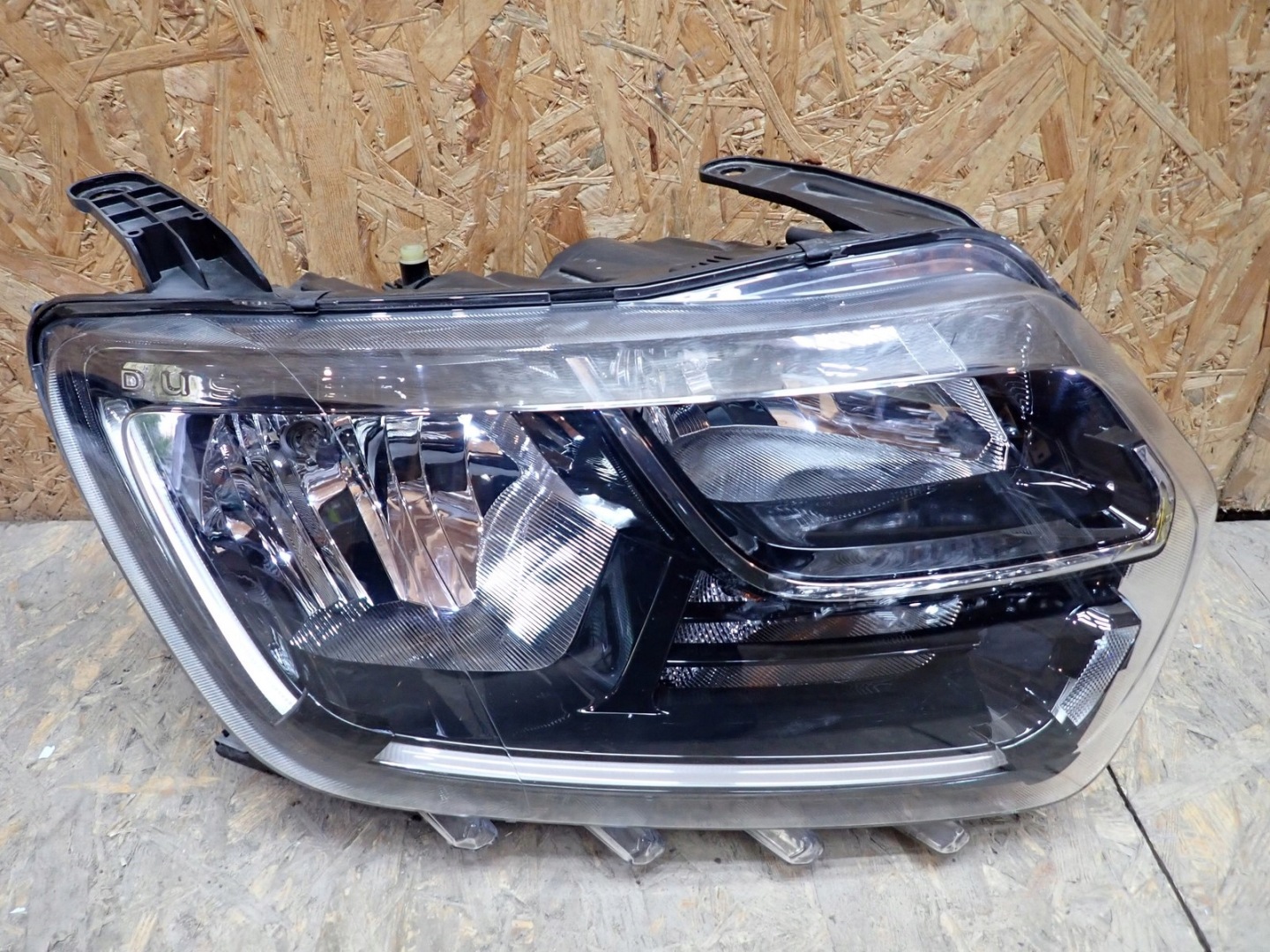 light right REFLEKTOR right LED DACIA DUSTER 2 II HM 2017-2021R 260101133R