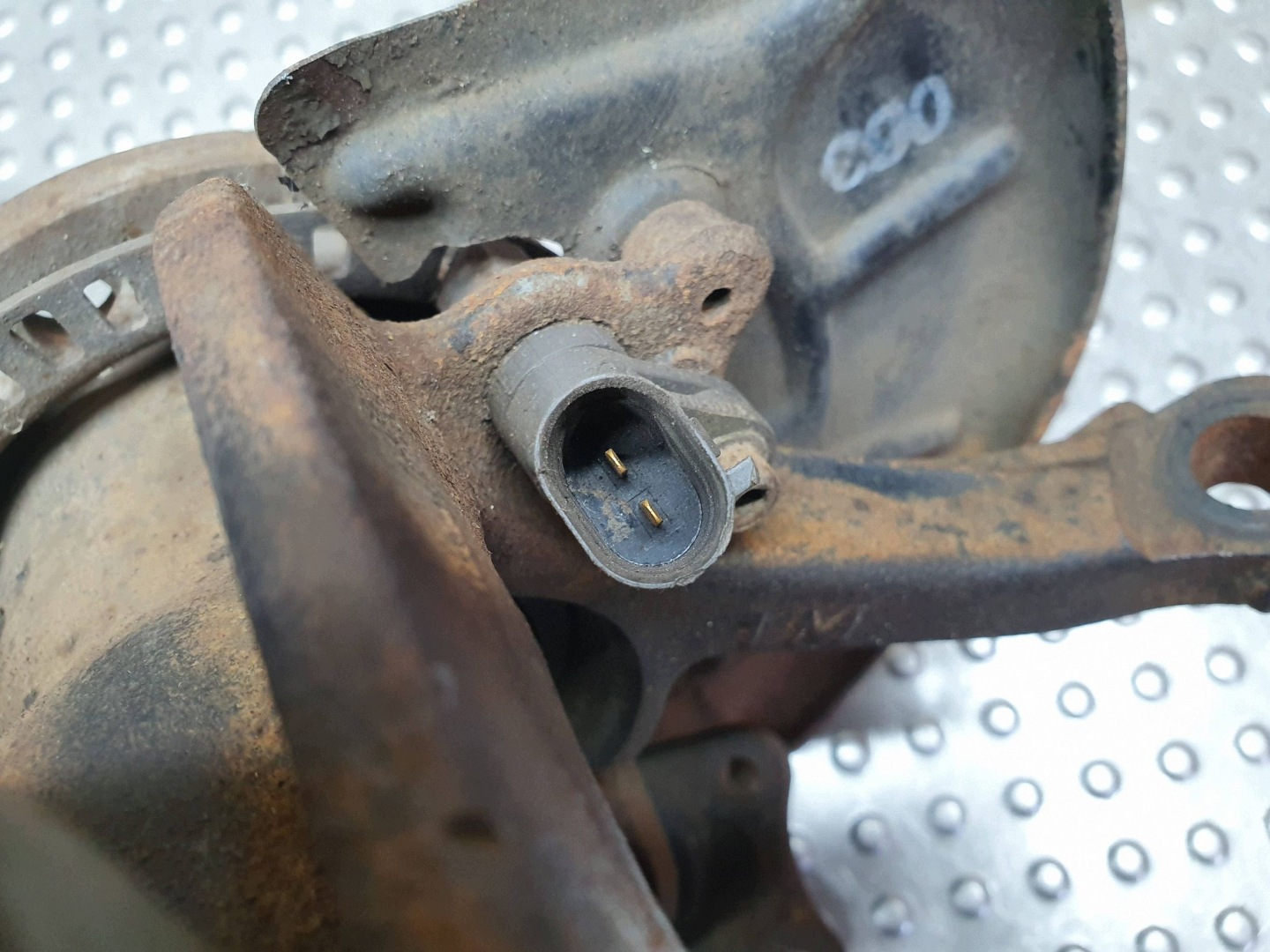 otoč čepu předek pravá ABS 1J0256M VW NEW BEETLE A3 8L GOLF IV LEON a