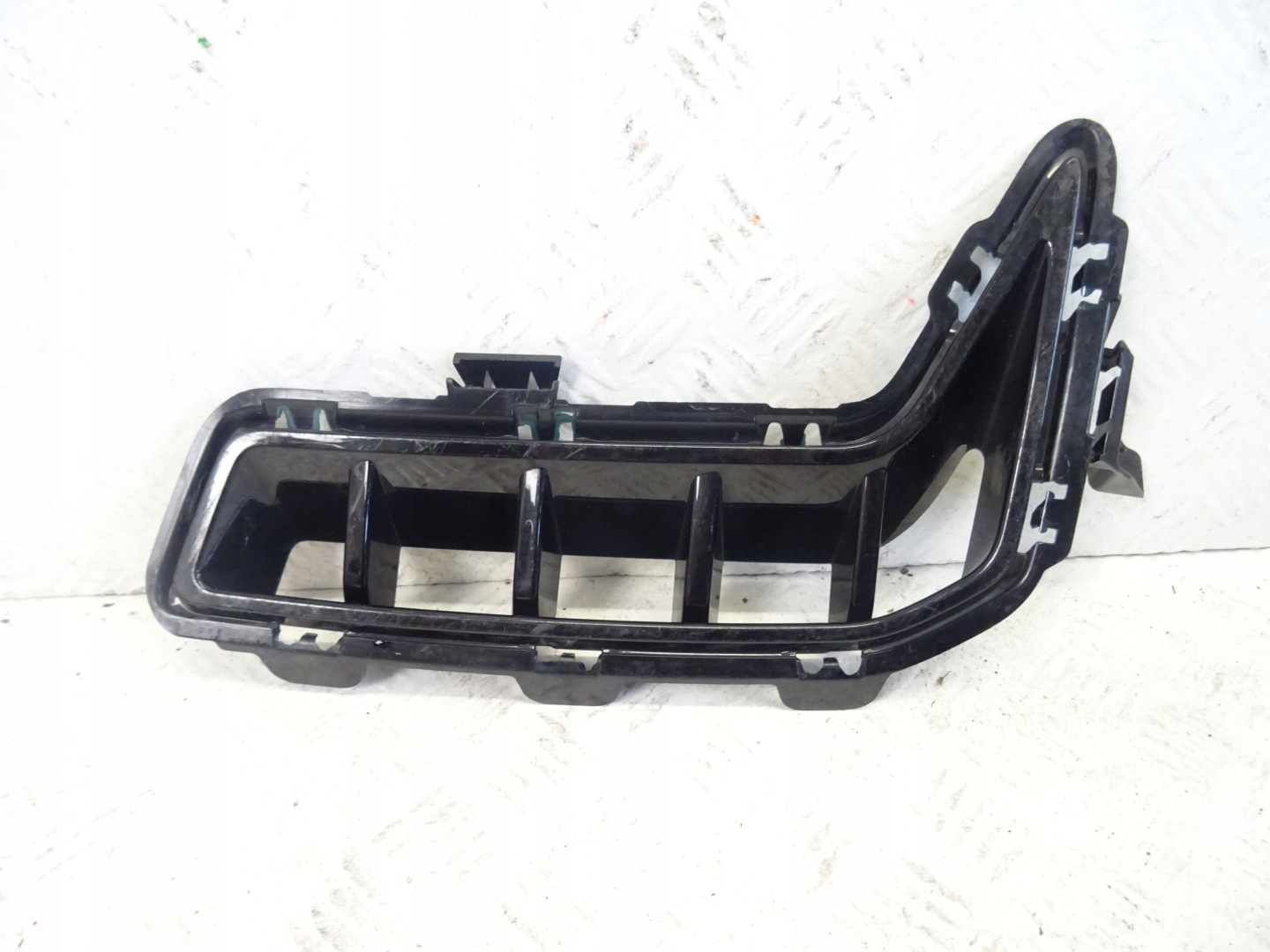 grid of a bumper front front left BMW X5 G05 LIFT 5111105034