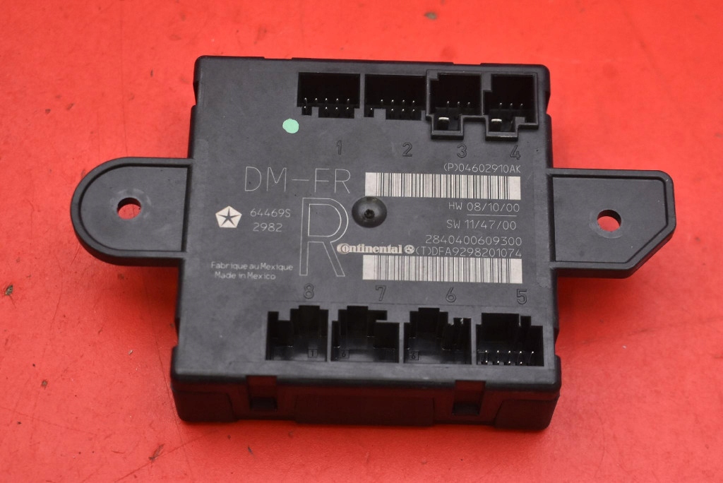 control unit module door right front 04602910AK JEEP GRAND CHEROKEE IV WK2 10