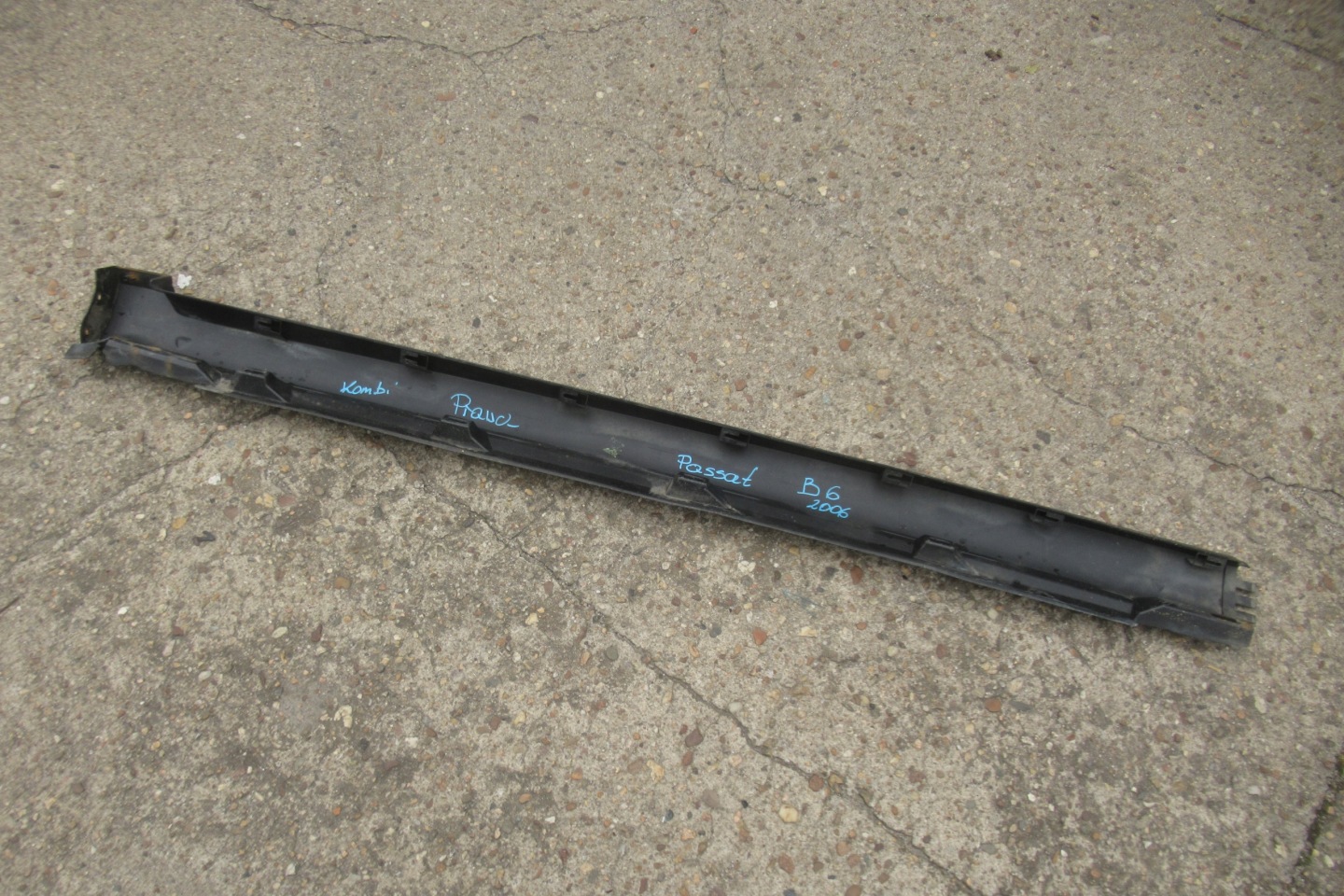 VW PASSAT B6 KOMBI 06R moulding threshold right