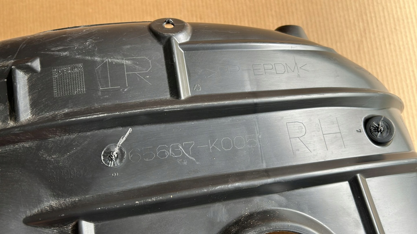 mudguard right right rear part rear. TOYOTA YARIS IV 20