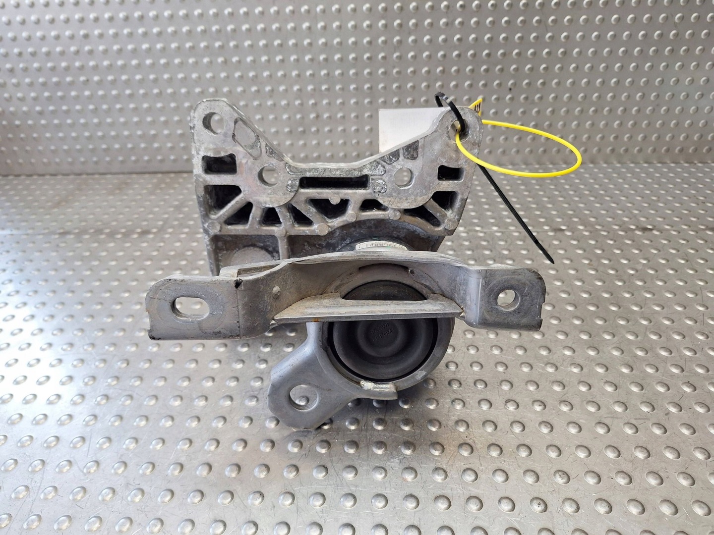 holder engine mount BJ32-6F012-AB GJ32-6P096-AF LAND ROVER DISCOVERY