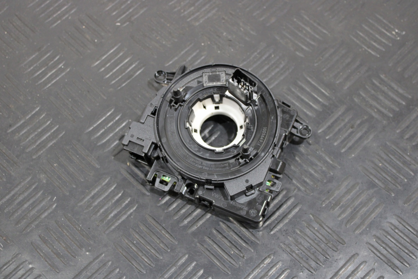 ring below steering wheel, 5Q1953549D SKODA OCTAVIA IV 4 5E3 5E7
