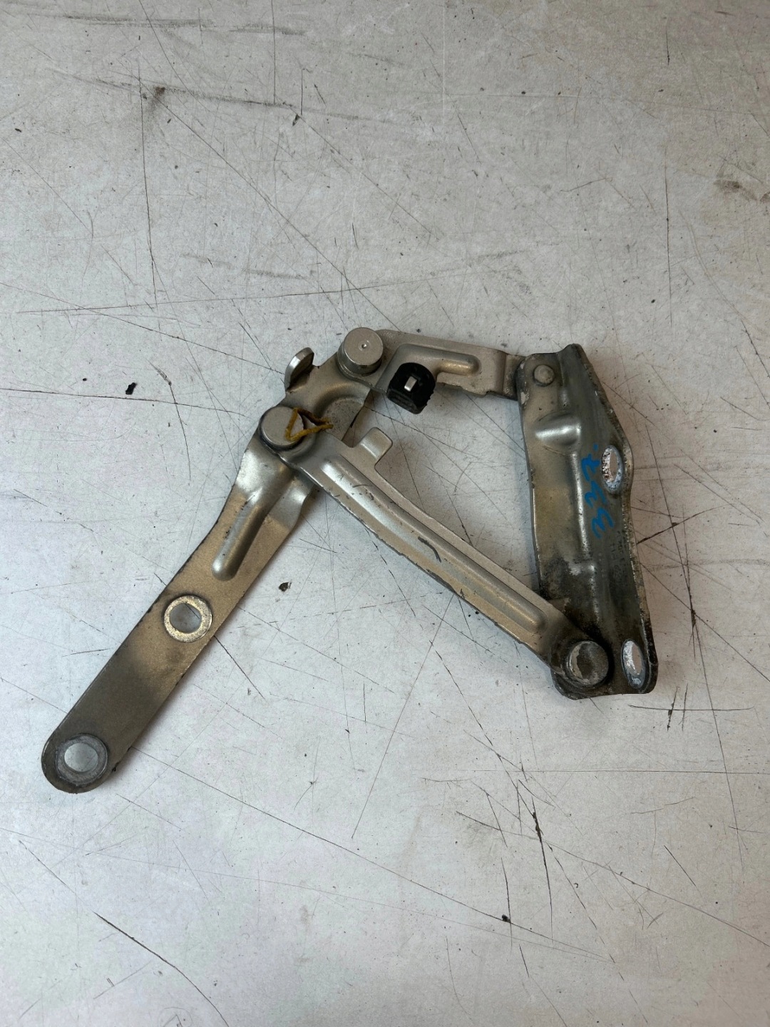 hinge bonnets front front right Volkswagen T5