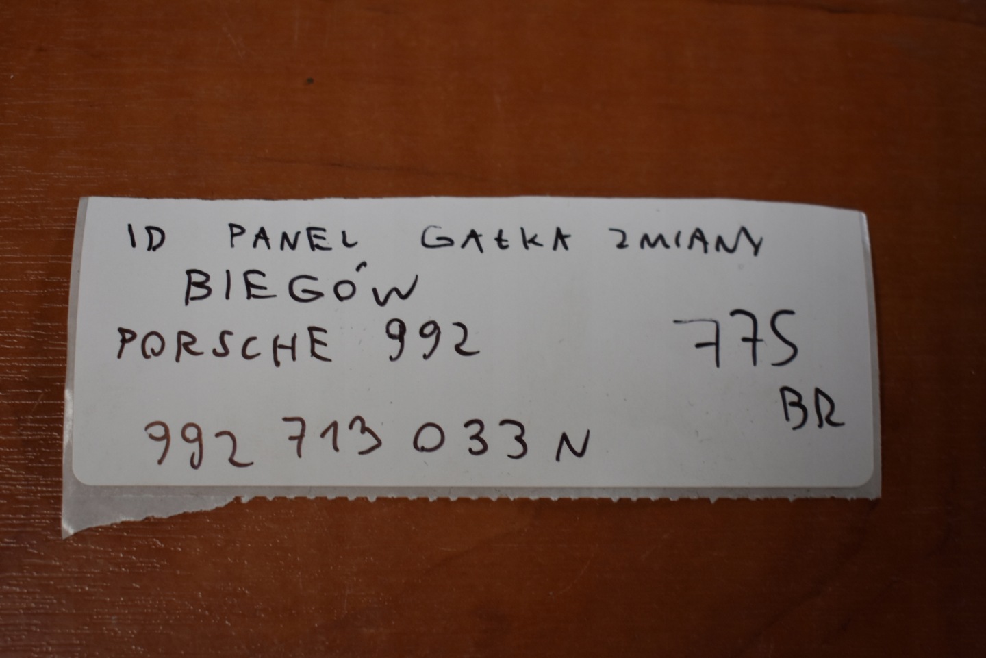 IDEALNY PANEL LEVA CAMBIO PORSCHE 992 1