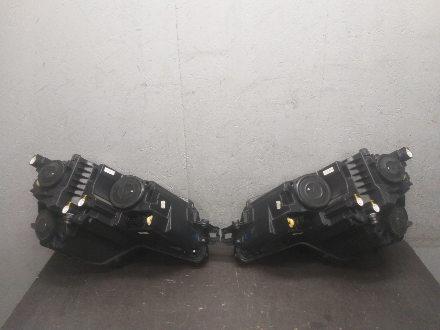 light lights front right left SKODA KAROQ 57B941016A 57B941015A