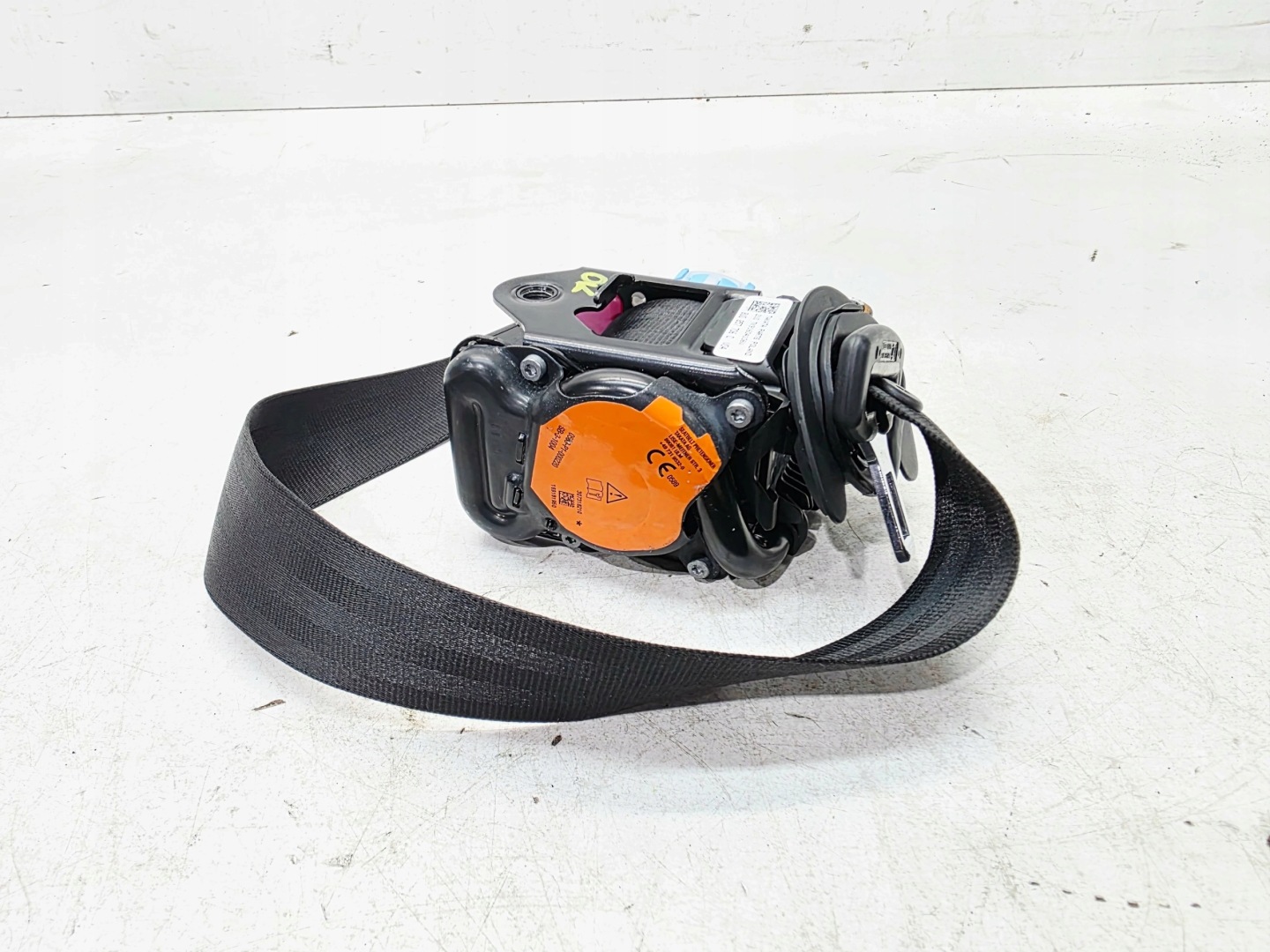 tension belt safety right front AUDI Q3 8U 8U0857706C