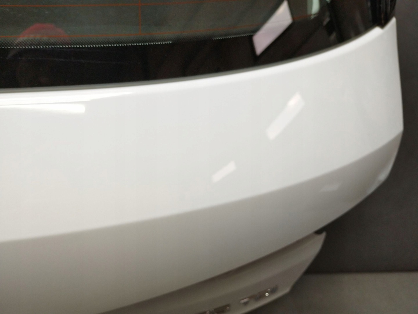Audi Q3 F3 83A boot door window LS9R