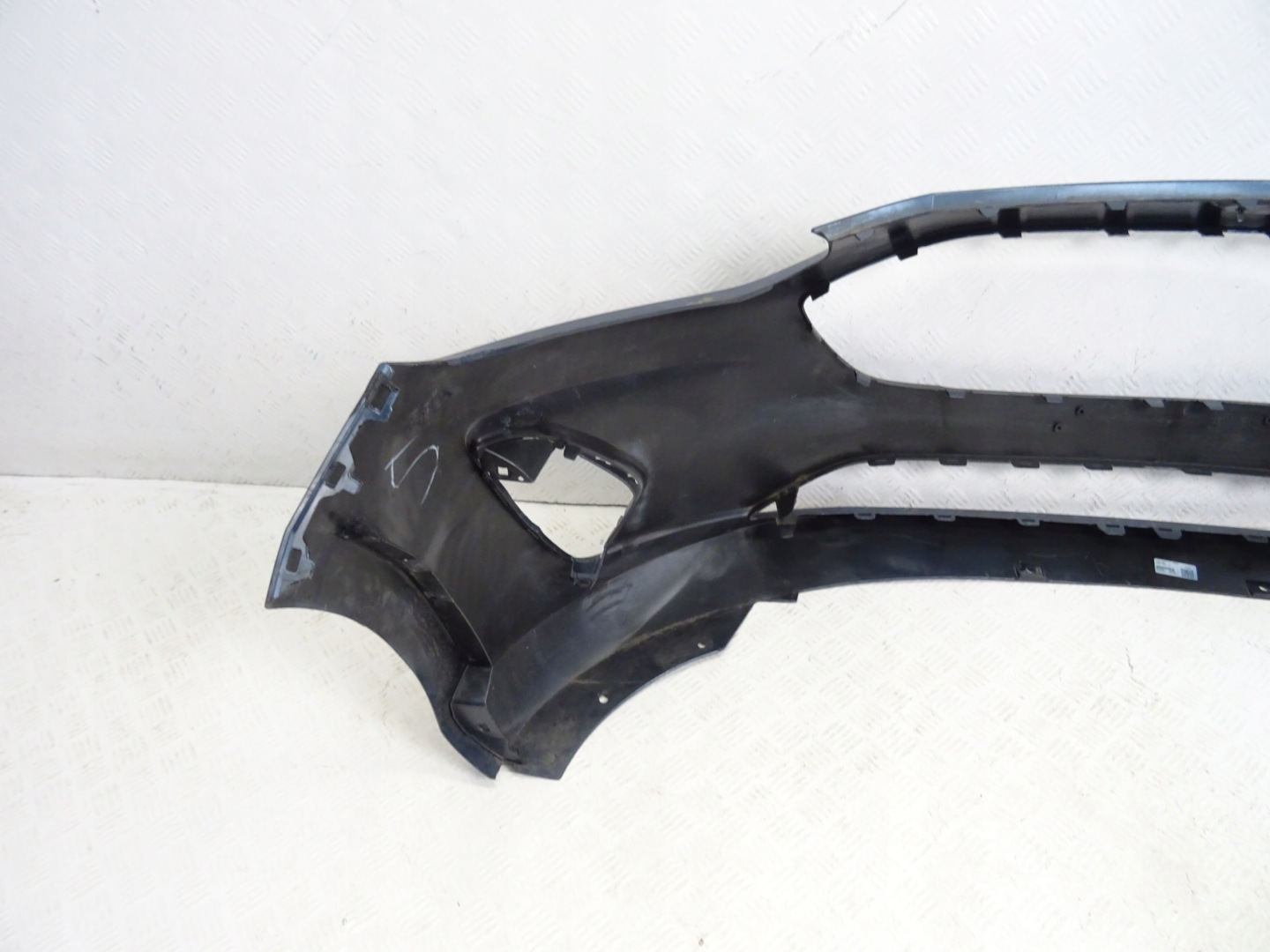 Ford Fiesta MK8 nárazník predok predný